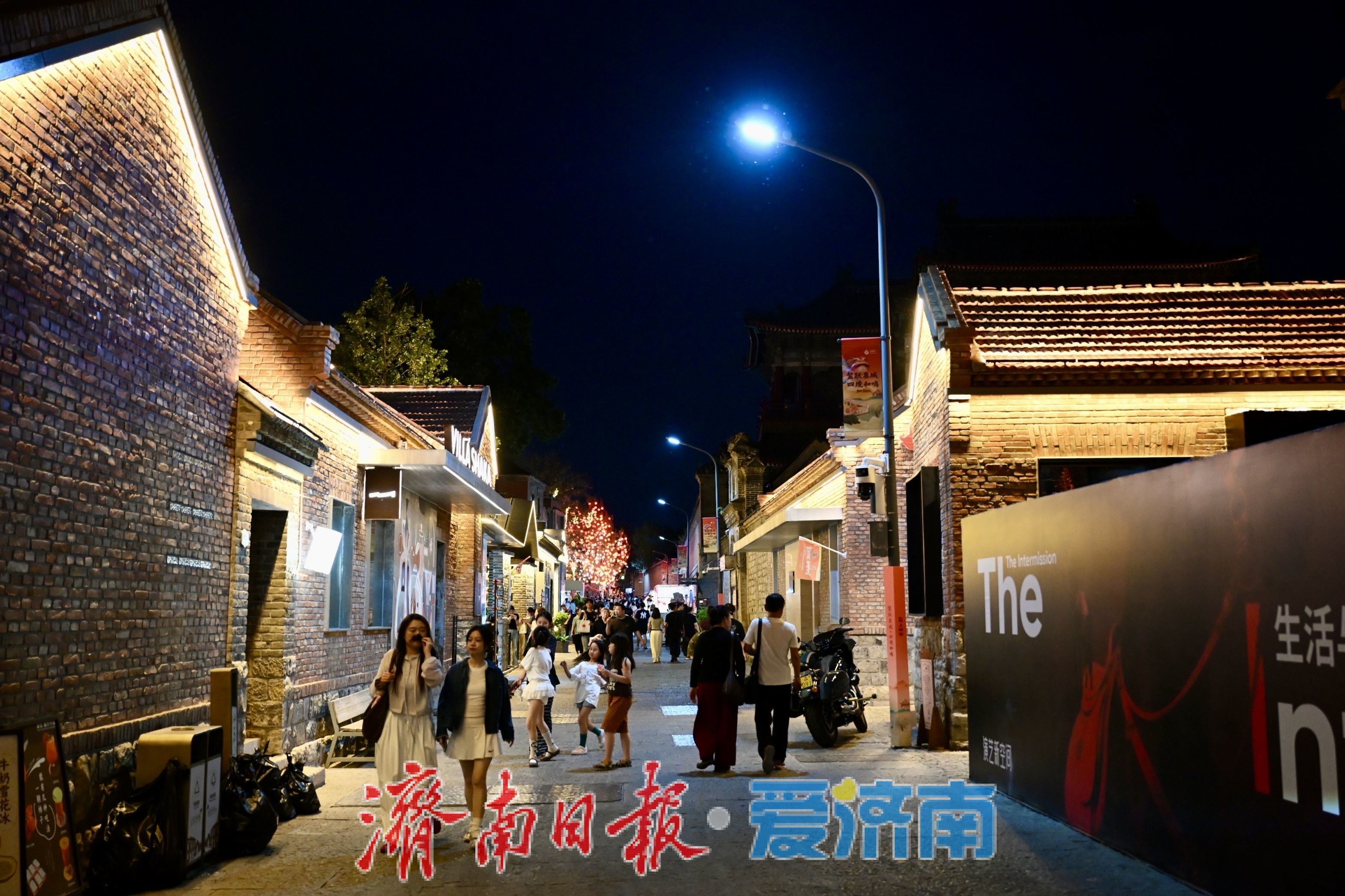 初夏上新街：人流如织，烟火满巷