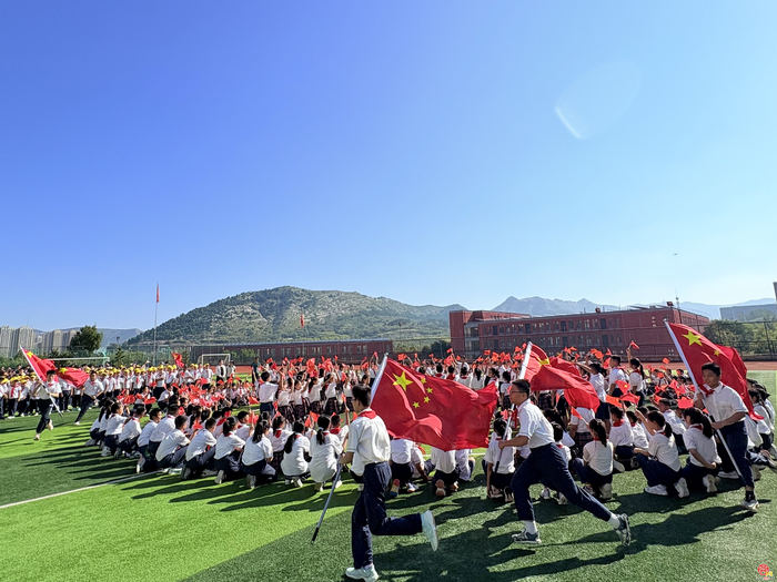 济南市市中区泉泽小学“传承红色精神，树立人生榜样”开学典礼