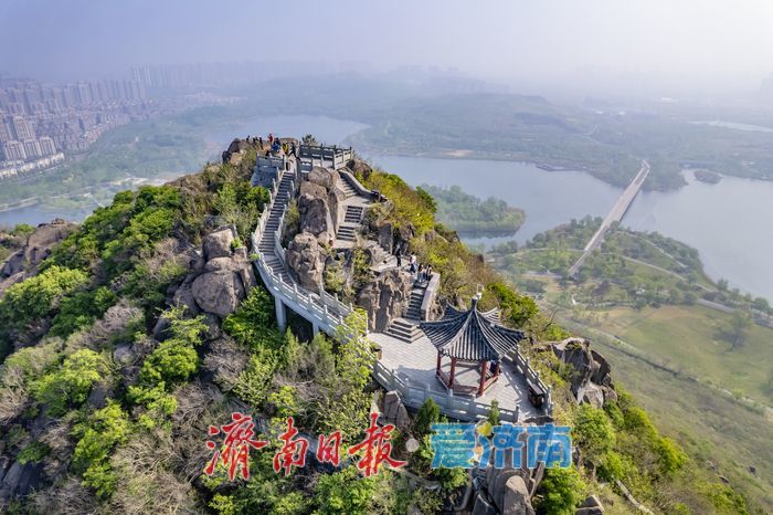 春染华不注，湖光醉游人