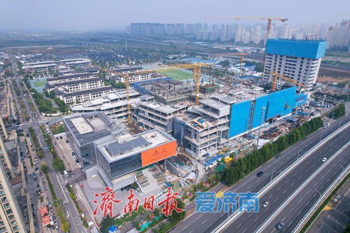 西城商业配套加速成型 济南银泰百货项目初具规模