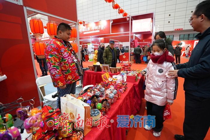 年味儿拉满！年货会非遗文创走俏