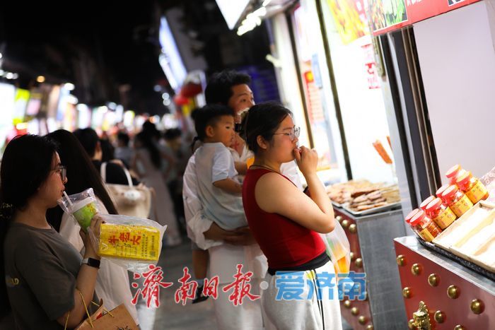 “烟火气”点燃泉城夏季夜经济