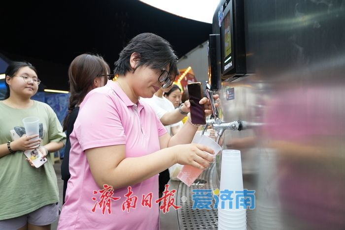 一年四季 泉在济南丨“青岛啤酒交易所”引燃泉城夏日消费新潮流！