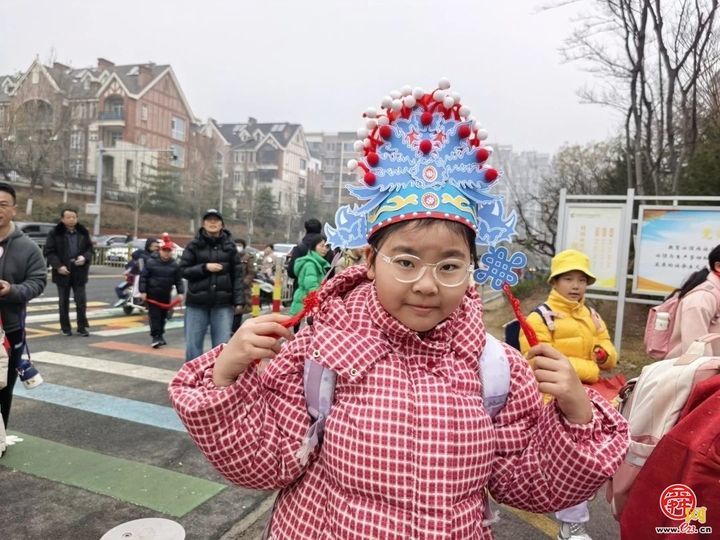 新年展 “新帽”，策马向目标 —— 济南市历下区龙德学校开学典礼创意启新程