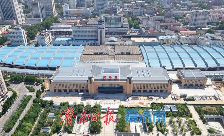 济南站增设北站房项目外装基本结束