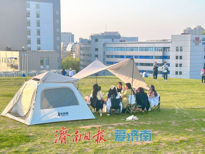 一年四季 泉在济南丨在济南，有一种浪漫叫“去菠萝山一起躺平”