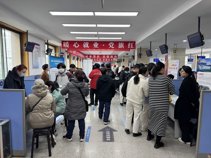 “AI直播带岗”“刷脸求职”受热捧 2025年春风行动暨全省残疾人专场招聘会在济南举办
