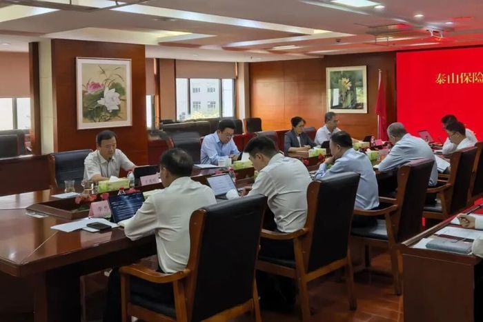 田间收货、抢收抢烘、理赔服务……山东省属企业护航“三秋”生产，助农户渡难关