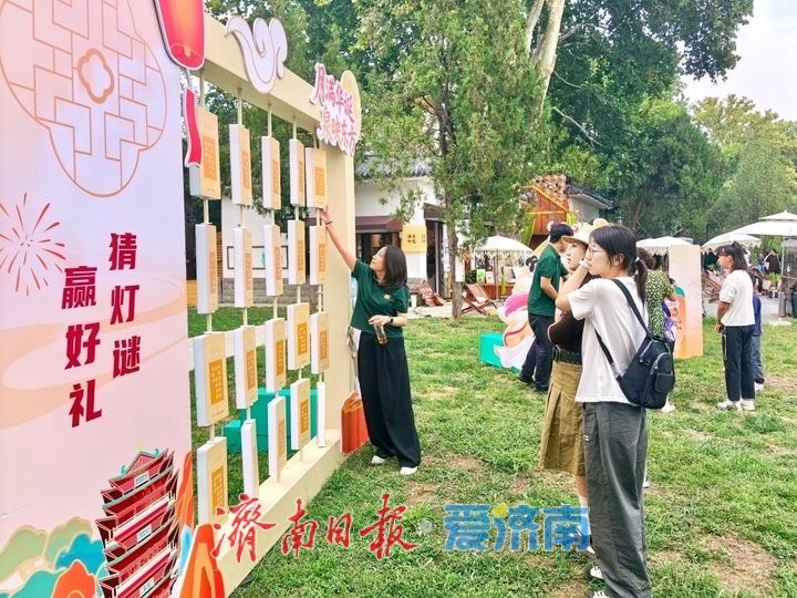 赏泉看戏、湖畔微醺！天下第一泉花式整活，点燃国庆假日热潮
