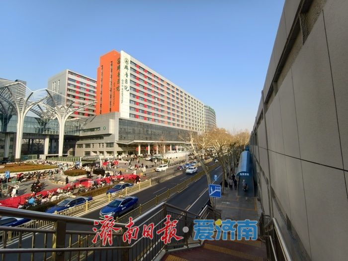 济南：便民服务“有为”，就医非机动车停放“有位”