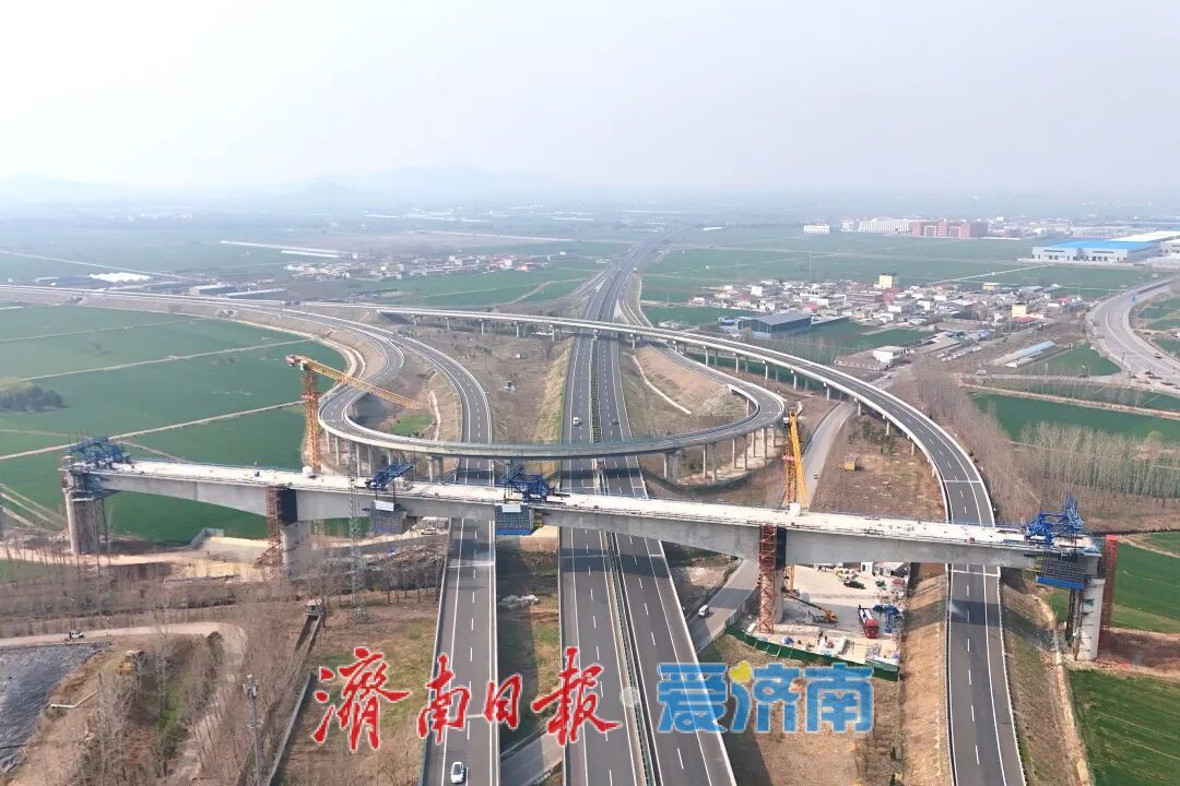 项目强省会｜提前10天！中铁十局济枣铁路九标跨岚曹高速连续梁顺利合龙