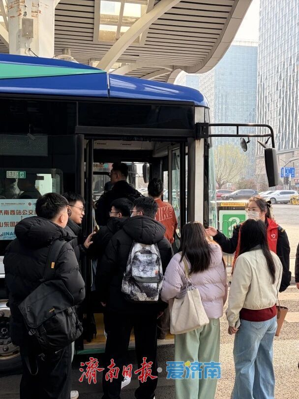 护航人才招引大会，济南公交运送参会人员超1.1万人次