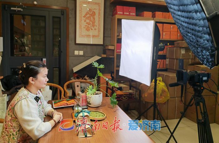 “新业态中的权与责”系列观察③“三方对话”探访主播岗位“行规”：“新打工人”的“逆袭困局”