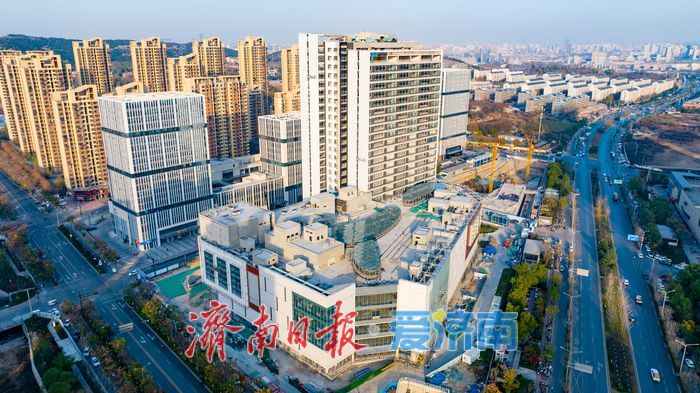 万融广场（腊山店）建设进度全面提速，外立面施工加速推进