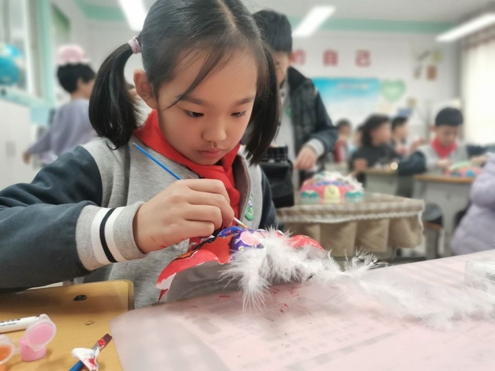 亲手做醒狮面具，非遗文化走进高新区雅居园小学