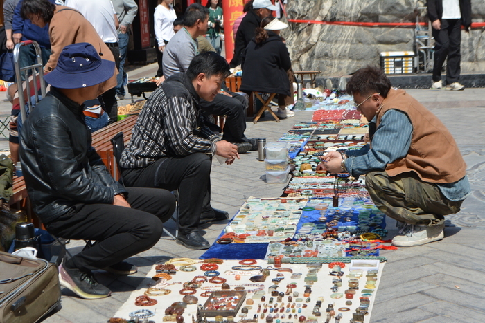 “泉”在济南过五一丨百年大观园又添文化市场 开市首日成交近30万元