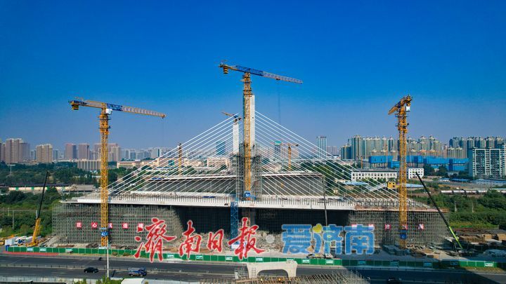 项目强省会｜斜拉索全部完成 济南开源路转体斜拉桥进入转体倒计时