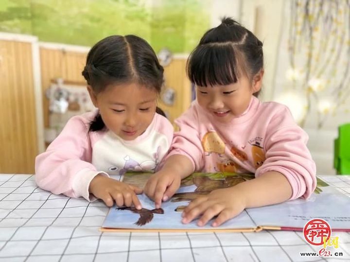 “书”心童梦  “阅”见美好——济南市天桥区幼教中心实验幼儿园全民阅读活动周活动