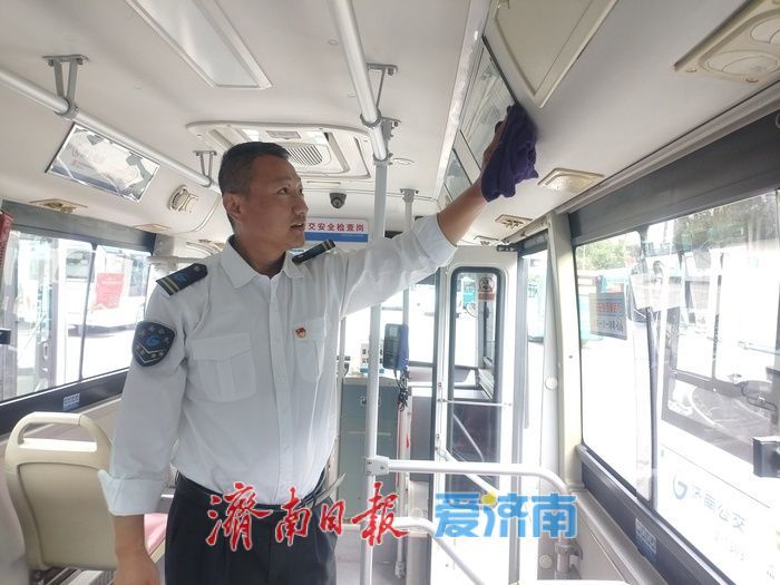 从“绿色先锋”到“幸福快车” 济南首条纯电公交线路已陪伴市民走过10年时光