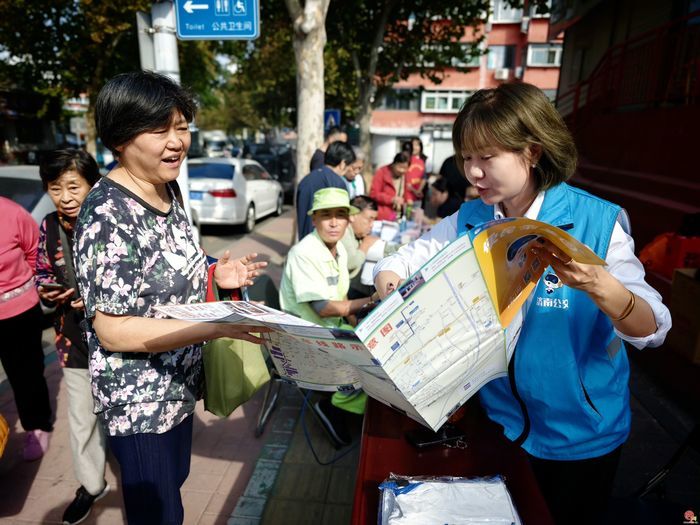 重阳便民进社区 济南公交暖心服务零距离