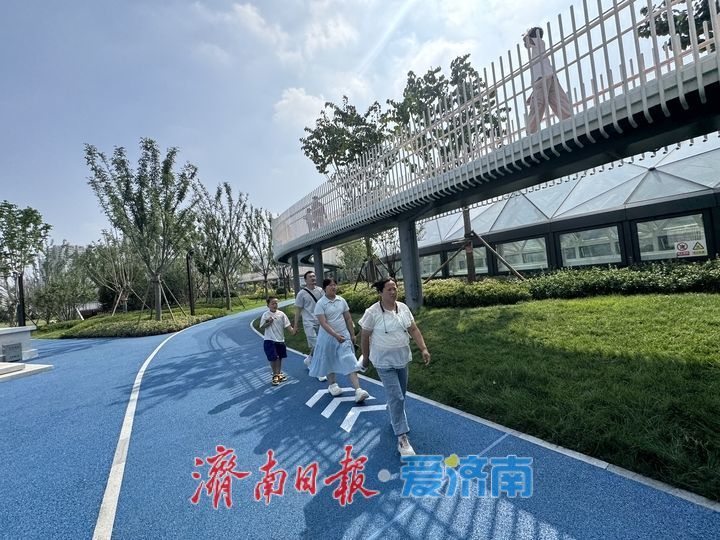 槐苑文化体育公园开放人气高涨 市民乐享夏日休闲时光