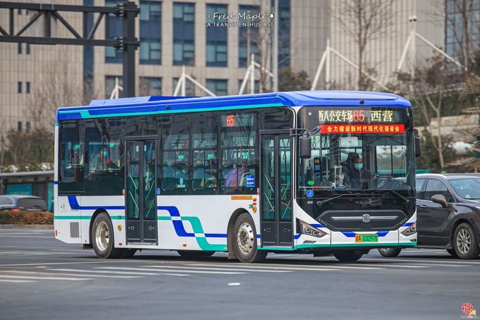 “泉”在济南享春意——济南公交65路：畅行市区与南山的踏青之旅