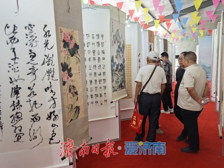 “秘境石崮寨·首届绿水青山书画展”举办