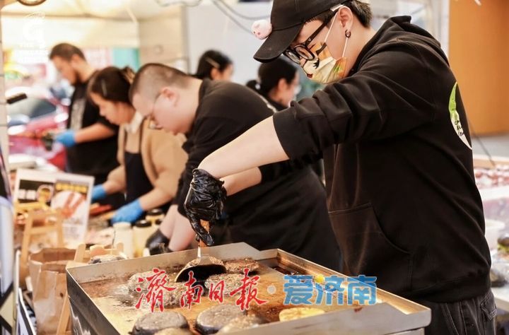 济南创意活动点燃城市消费新引擎，“汉堡长龙”里有啥流量密码？