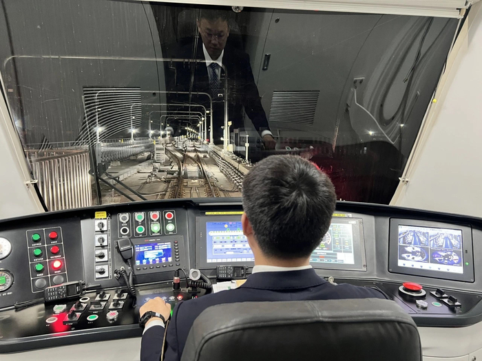 济南轨道交通全力迎战大风恶劣天气，24小时监控设备设施运行状态