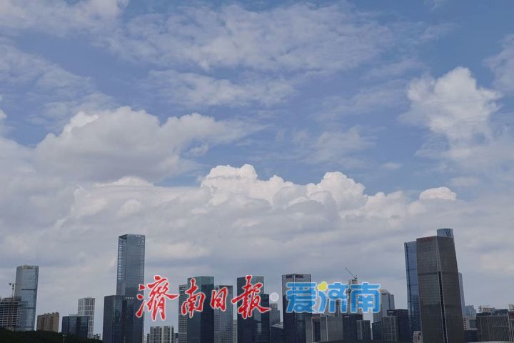 一年四季 泉在济南丨晴空铺画卷 泉城蓝再上线