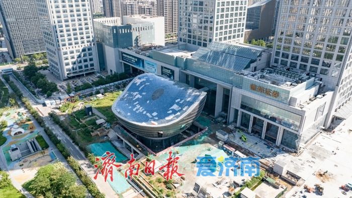 济南中央商务区新地标：“巨碗”建筑玻璃顶盖安装完成