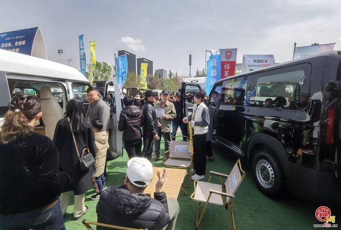 中国重汽轻型汽车强势登陆三大房车展，演绎移动生活新风尚