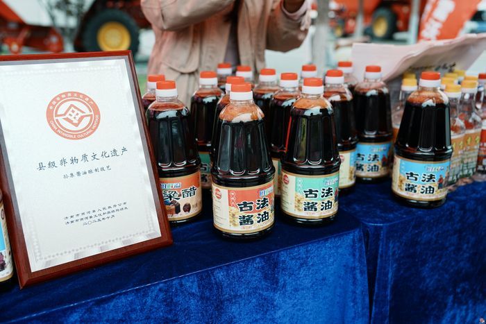 “泉水人家”“点赞商河”组团亮相小麦高产竞赛 展区里济南好物“圈粉”忙