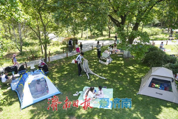一年四季 泉在济南丨泉城公园迎露营热潮，市民乐享城市“慢时光”