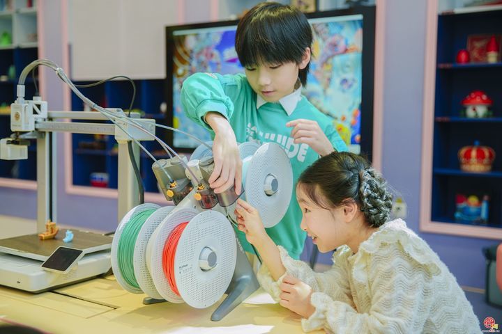 暑期遛娃解锁高阶科创玩学新体验！济南首家Meland×拓竹3D打印科创体验中心落地济南融创茂