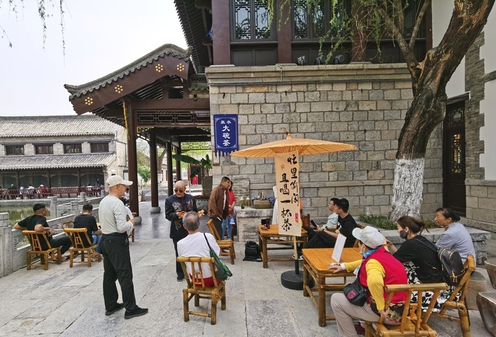 泉城元素无处不在，百花洲“泉”心“泉”意迎客来