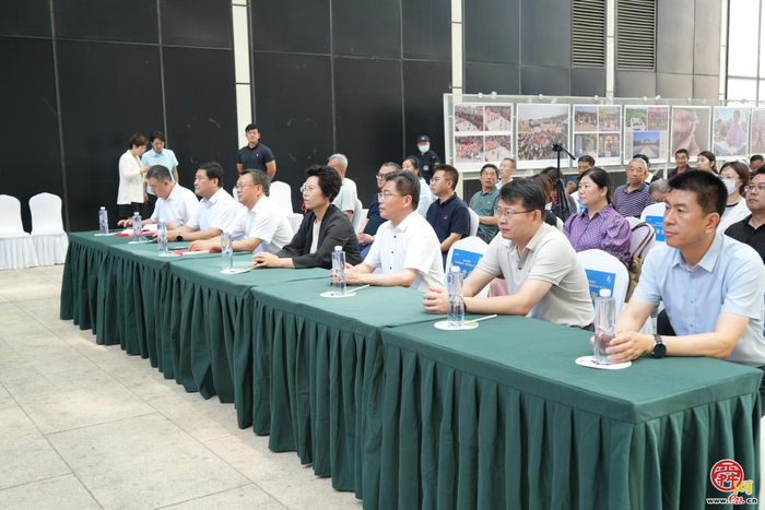 全国首套带有“济南”名称的专用邮资图正式发行—— “泉在济南·邮见美好”把美丽济南寄出去暨《泉在济南》普通邮资信封、邮资明信片首发仪式成功举办