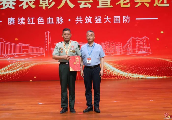 章丘区退役军人事务局联合齐鲁理工学院开展国防演讲比赛表彰大会暨“老兵进校园”活动