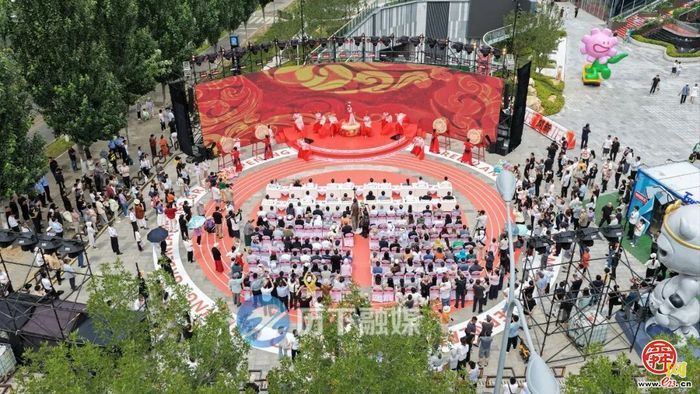 绿地国金天地开街，打造泉城首个公园式商业潮流街区