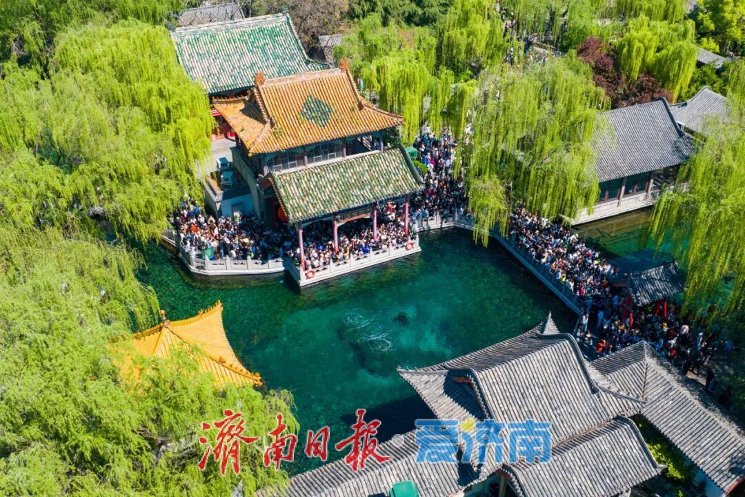 天下第一泉风景区清明假期人气爆棚，千年泉韵绽风华