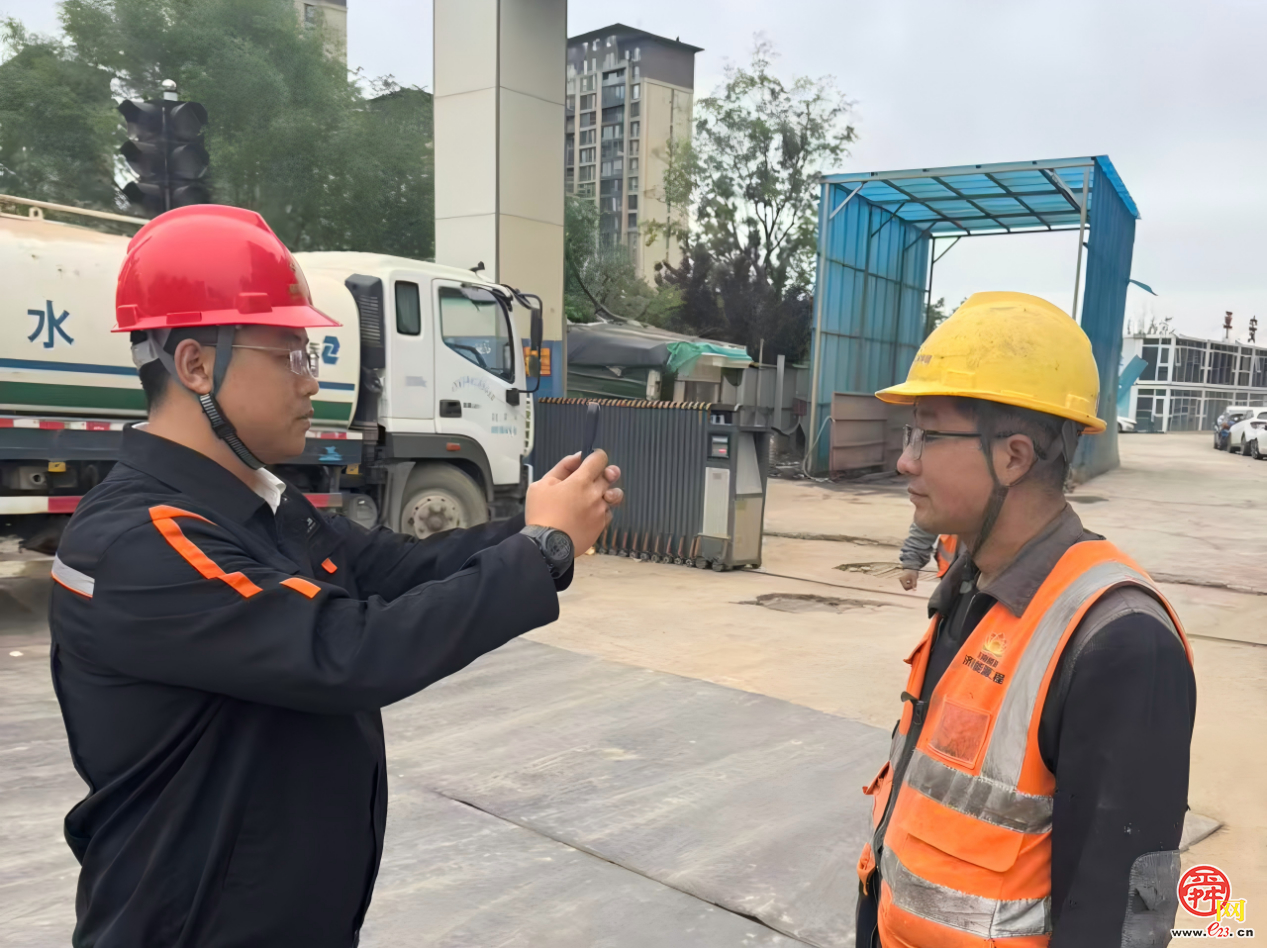 【服务在前】致敬劳动者 解锁能源热力人的节日“副本”