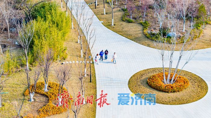 一年四季 泉在济南丨济南医学中心悦动绿谷公园焕发新姿