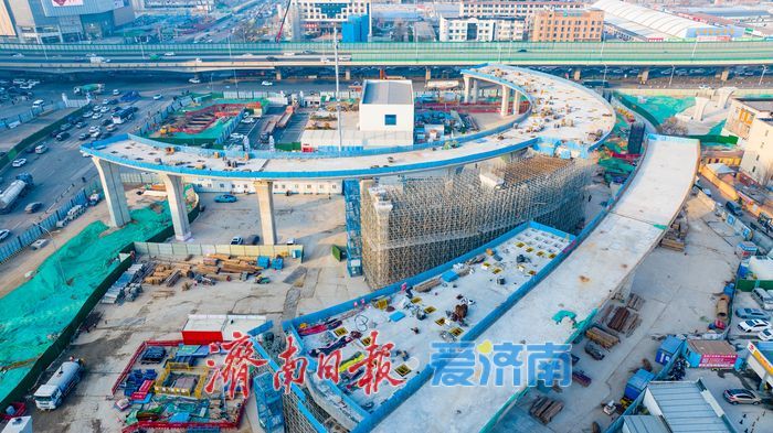 济南“黄金走廊”建设提速：王舍人立交桥雏形初显