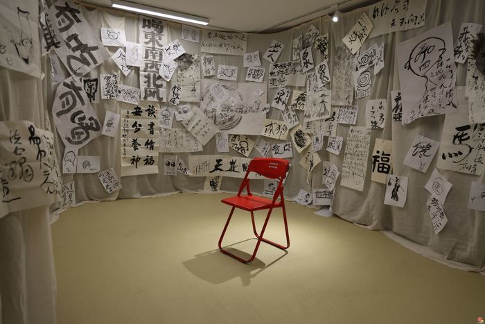 “咱，走着瞧”摄影展在济开展  影视置景解锁泉城光影新体验