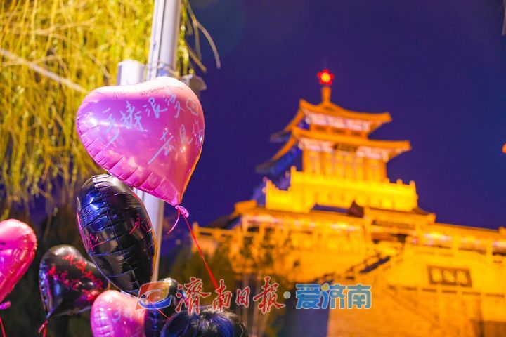 图集丨跨年夜，济南各大商圈活力爆棚
