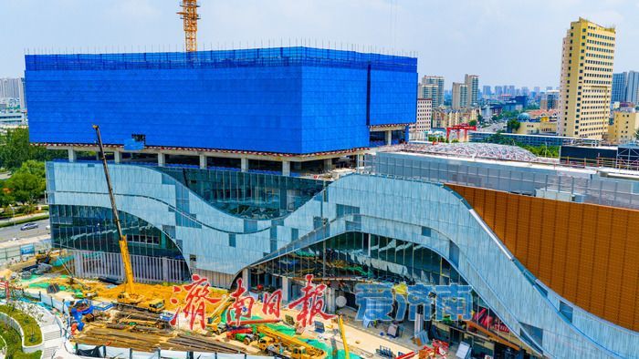 颜值拉满！洪楼波浪曲面幕墙完工，济南首座京东 MALL 有望年底亮相