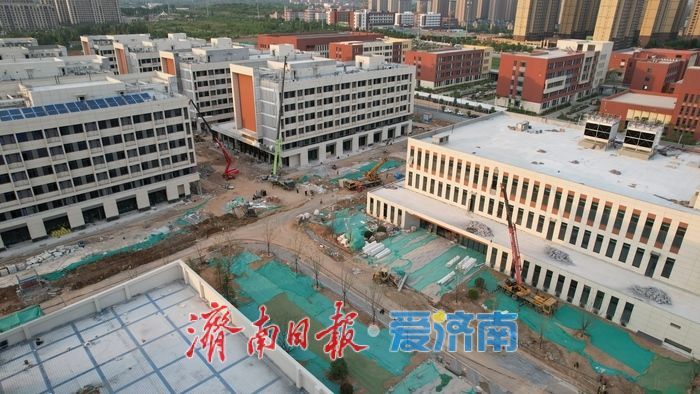 山东商业职业技术学院莱芜校区建设展现新貌