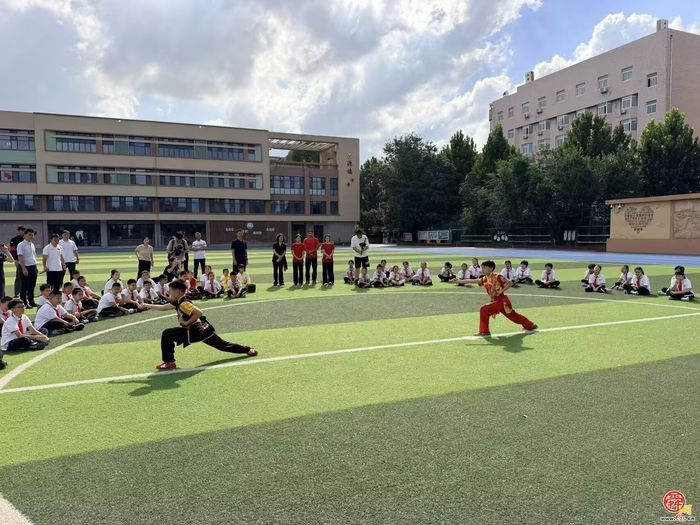 赓续红色路 健行少年志 ——济南市历下区燕山小学2026—2027学年秋季开学典礼