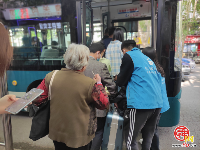 志愿服务“不打烊” “智慧城管”助力假期文明出行