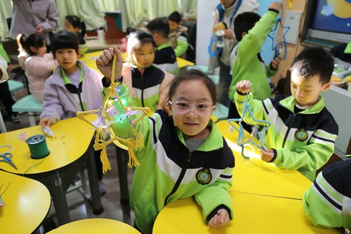 百年积淀育桃李 生命正燃启新程——纬二教育集团第六届创新项目阶段性成果研讨（纬二校区专场）暨济南市纬二路小学建校105周年纪念活动成功举行